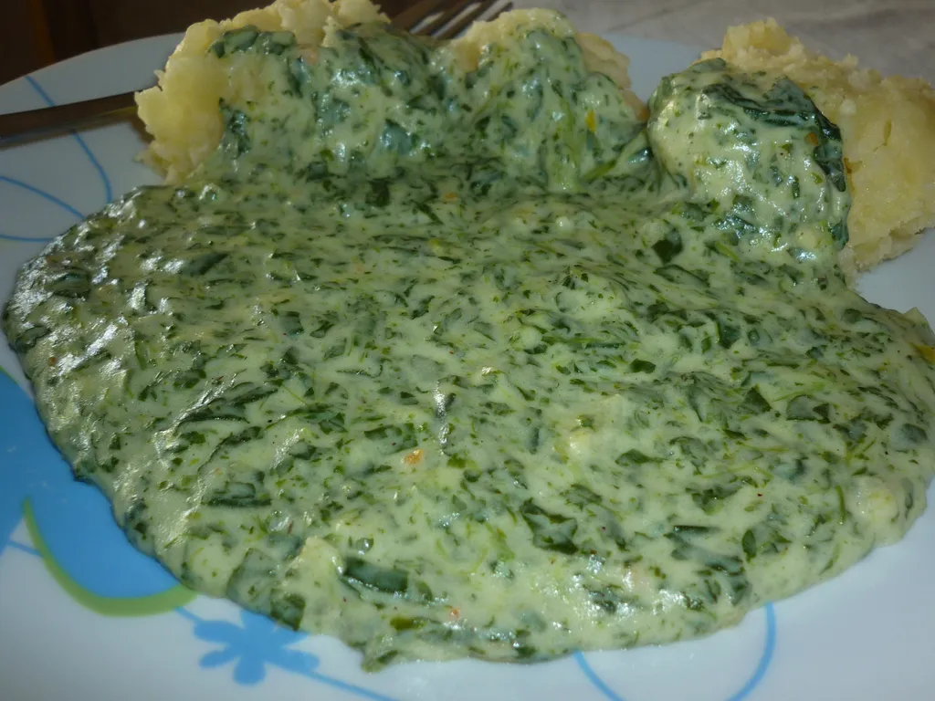 Kopriva na bijelo