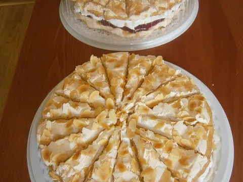 Torta od badema i višanja(malina)