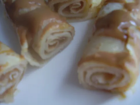 Palacinke od quinoe sa marmeladom od jabuka i preljevom od dulce de leche