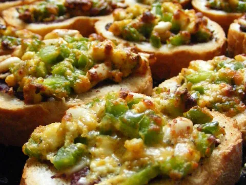 Orijentalne pikantne bruschette