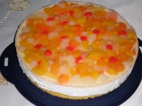 Voćna torta s kremom od jogurta