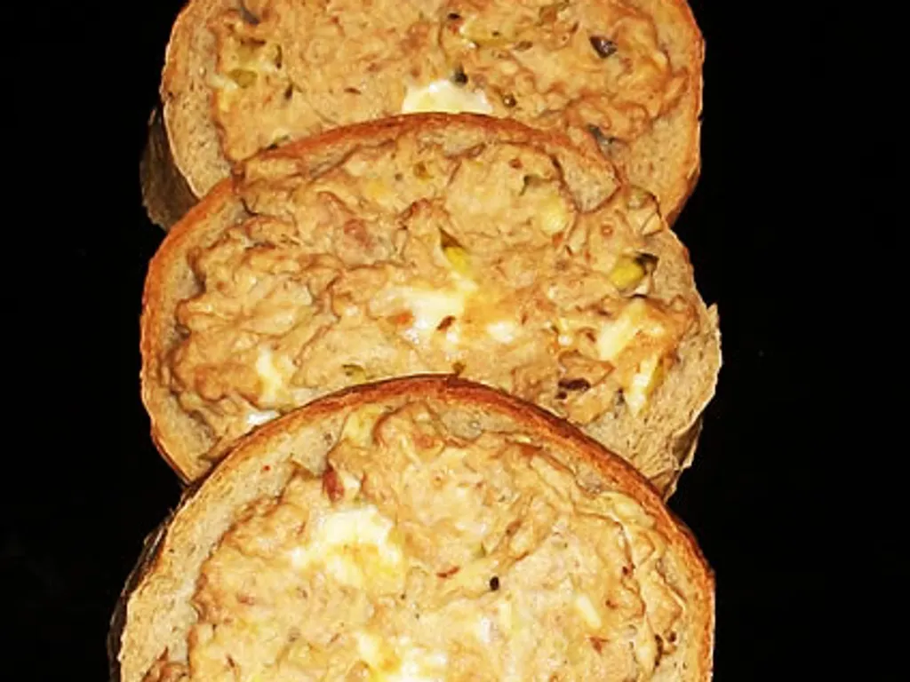 Tuna topli sendvici