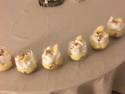 Crumble od kruške u čaši
