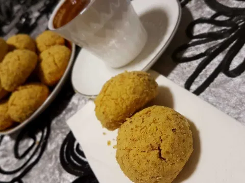 Raspucani kukuruzni kolačiči sa orasima