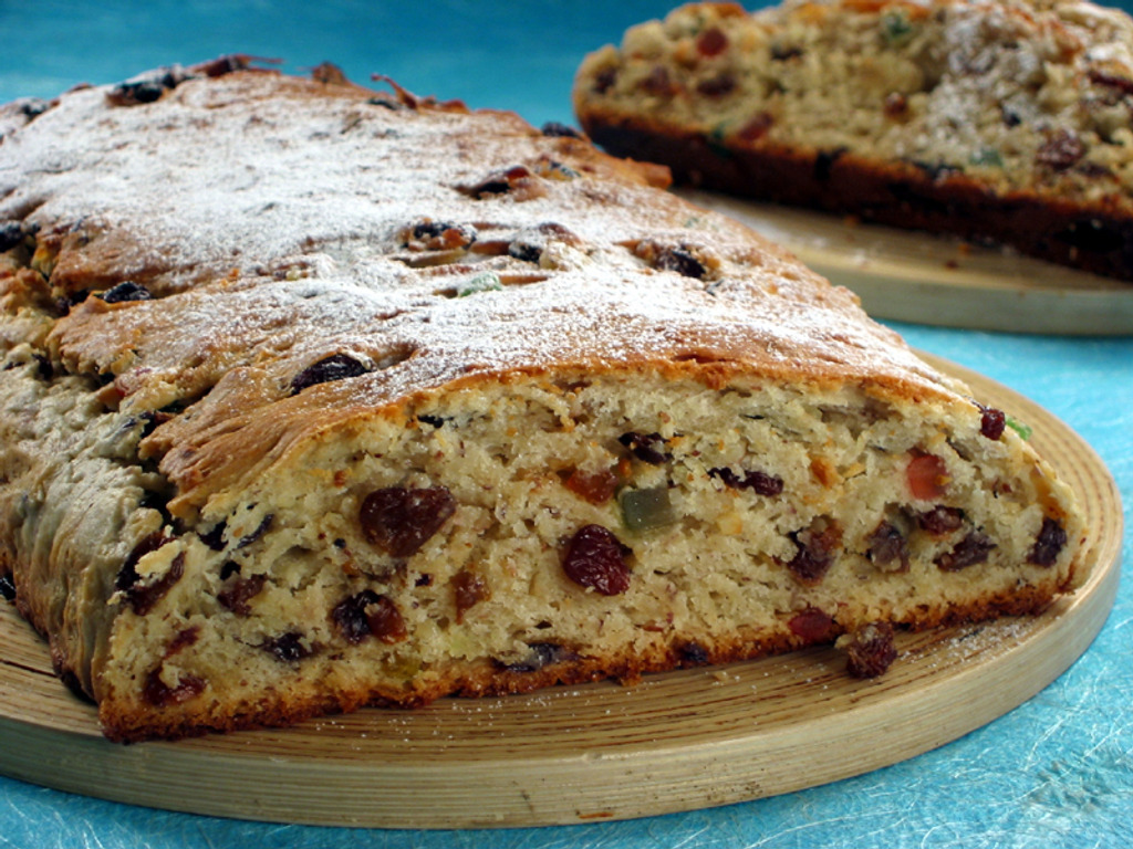 Dresden stollen (Kruh s kandiranim voćem)