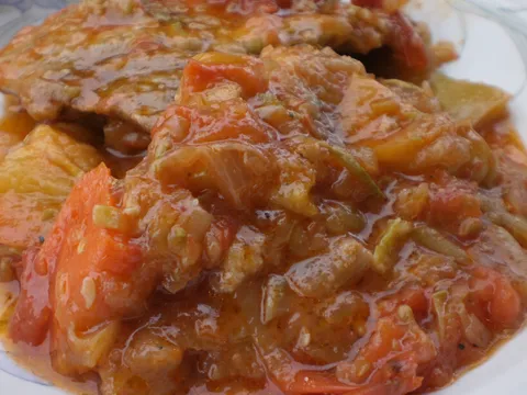 Šnicle u povrću i paradajzu
