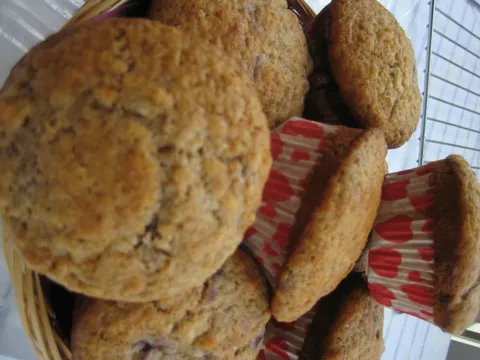 Muffinsi sa tresnjama i bademima