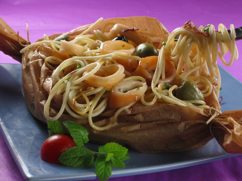 Cartoccio de Calamari si Spaghetti