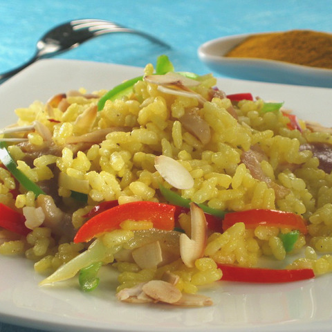 Pilaf so šafranom a kuracím mäsom