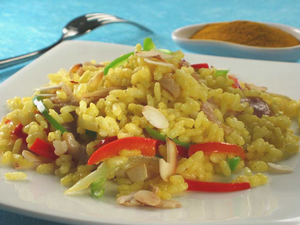 Pilaf so šafranom a kuracím mäsom