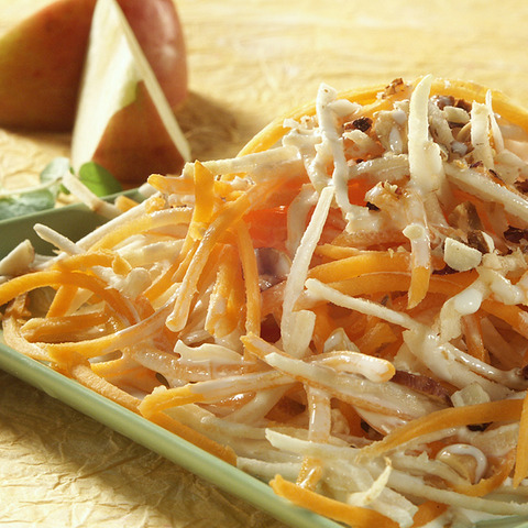 Šalát so zelerom a jablkami