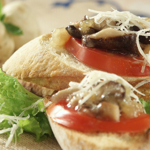 Bruschette cu ciuperci porcini si cascaval
