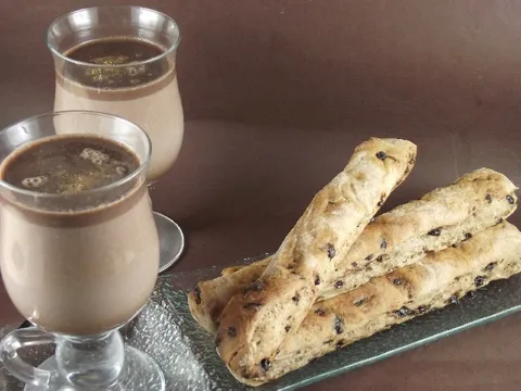 Čokoladno mleko i čokoladni štapići