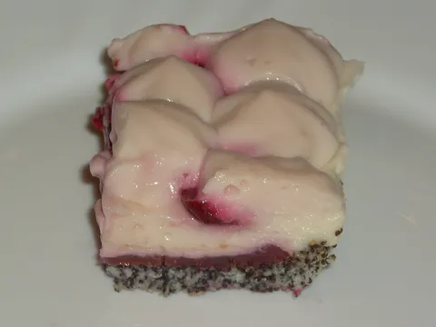 Kocke s višnjama i makom
