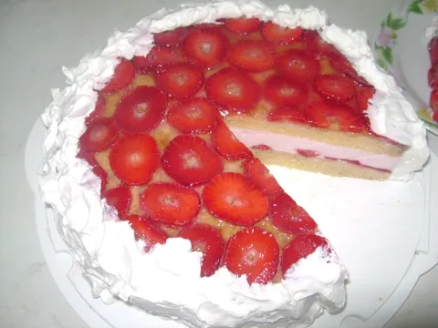 Jogurt jagodica torta
