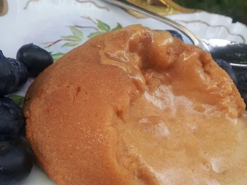 Dulce de leche lava cake
