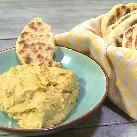 Naan s cizrnovým chutney