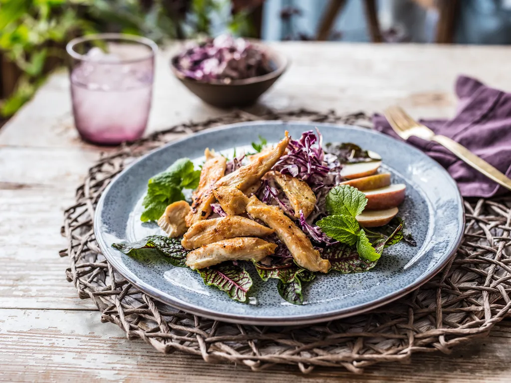 Salata s piletinom i jogurtom