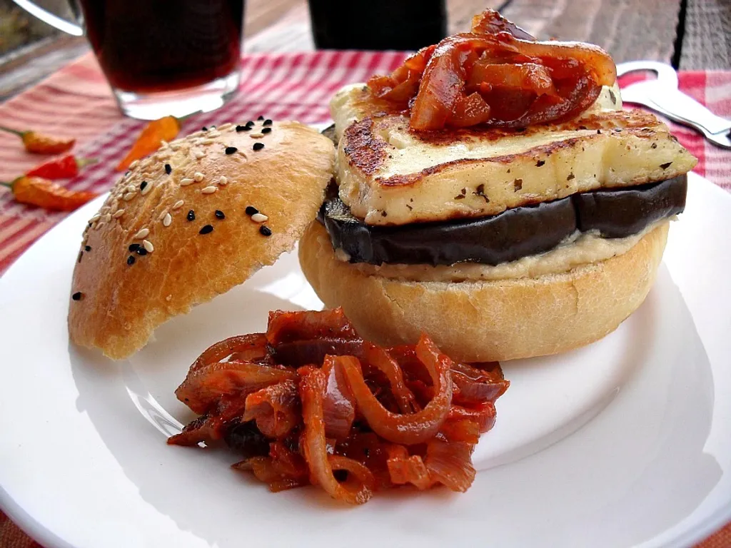 Burger od halumi sira i patlidžana