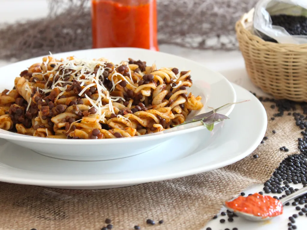Leća alla Bolognese s ajvarom