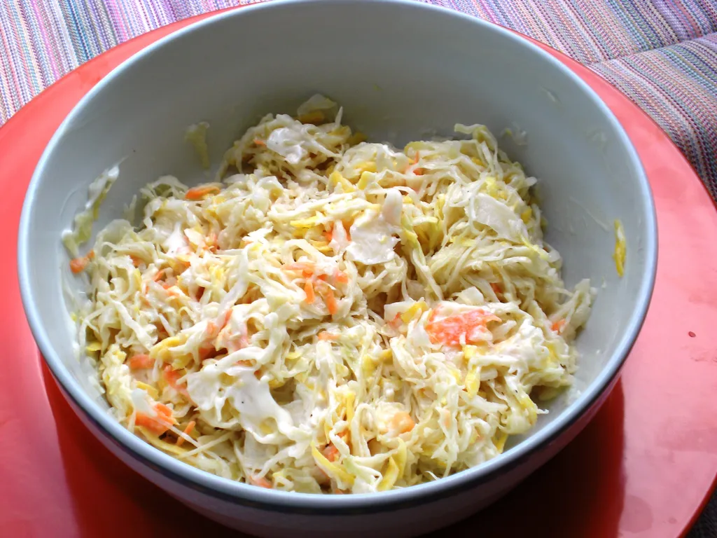 Osvježavajuća salata od kiselog kupusa