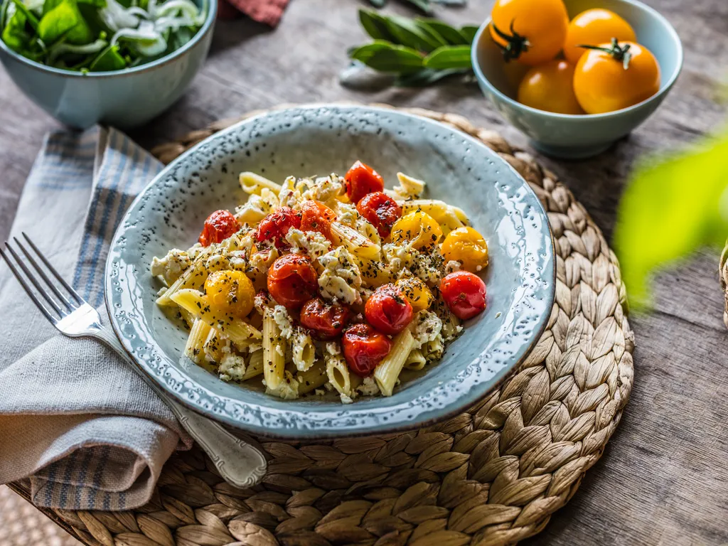 Tjestenina s cherry rajčicama i feta sirom