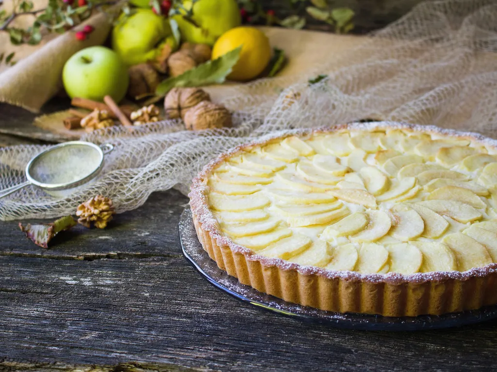 Tart „Jabuka-sir-orasi“