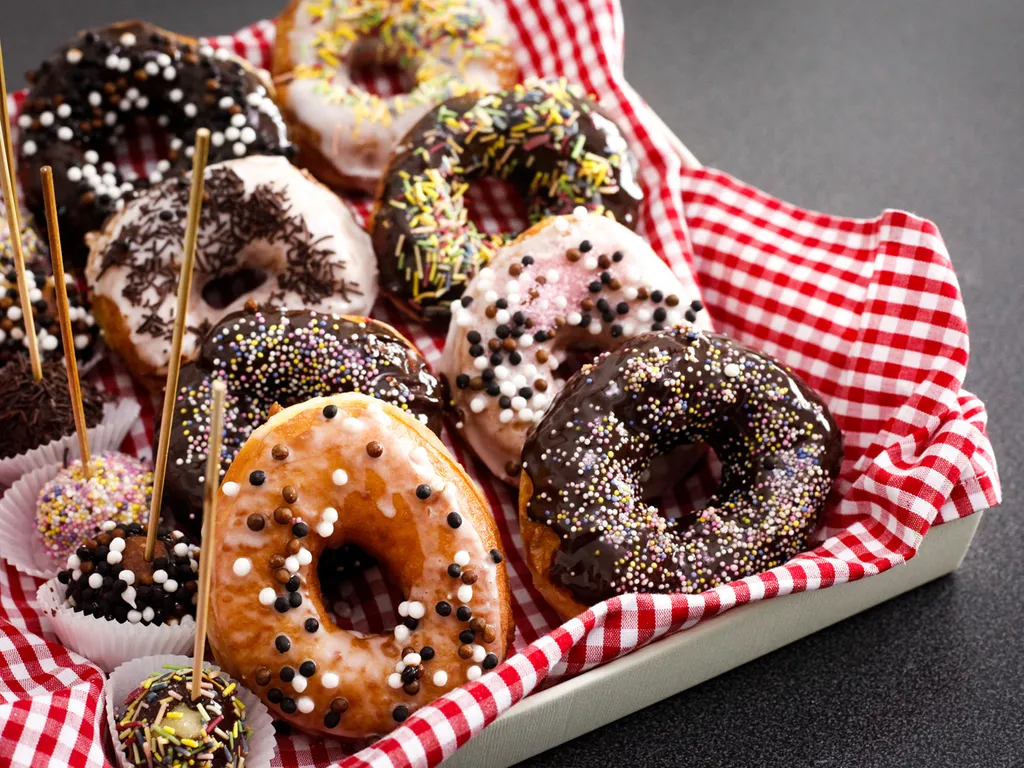 Karnevalski donut i lollipop