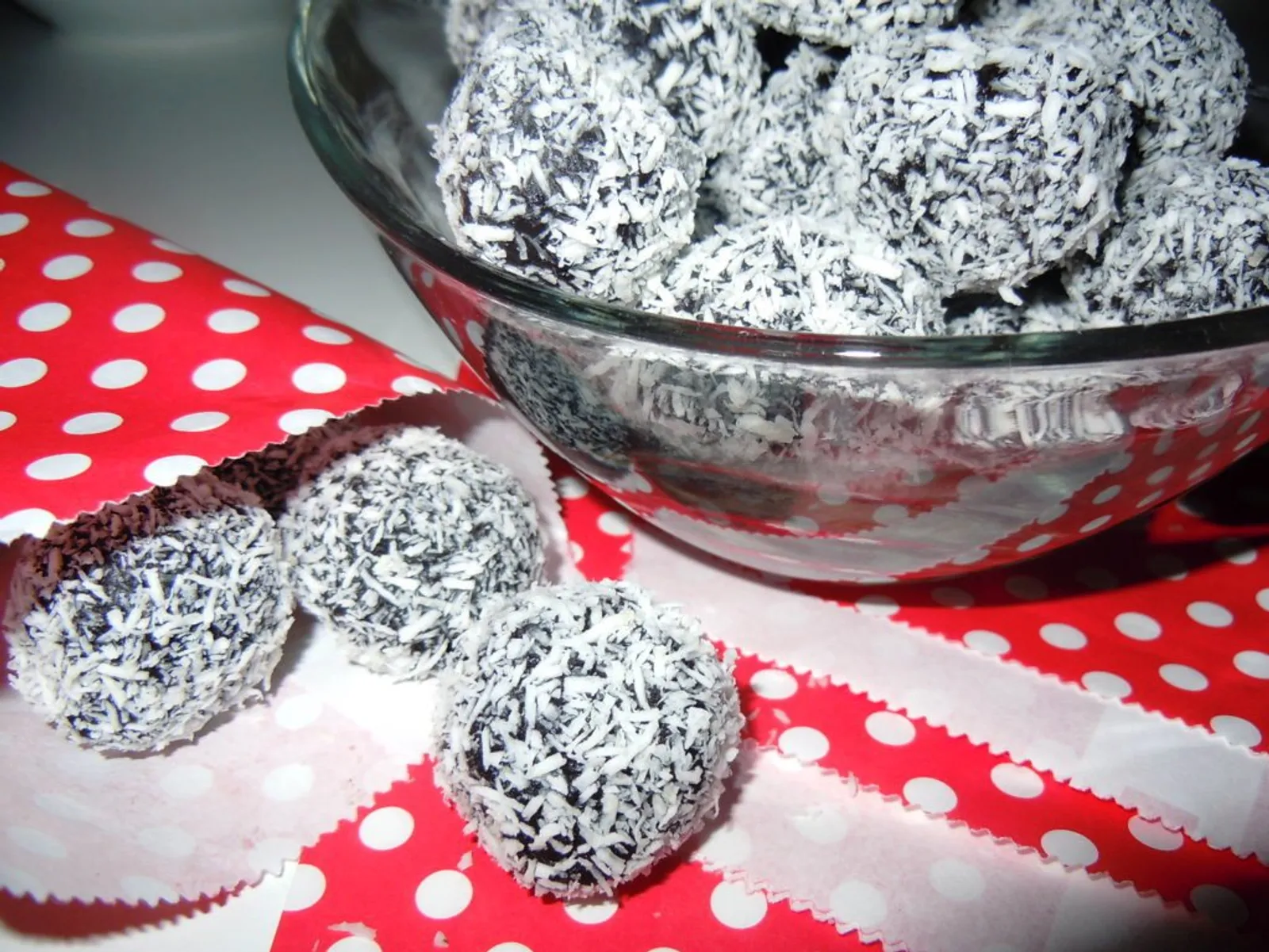 DOMINOPOPS