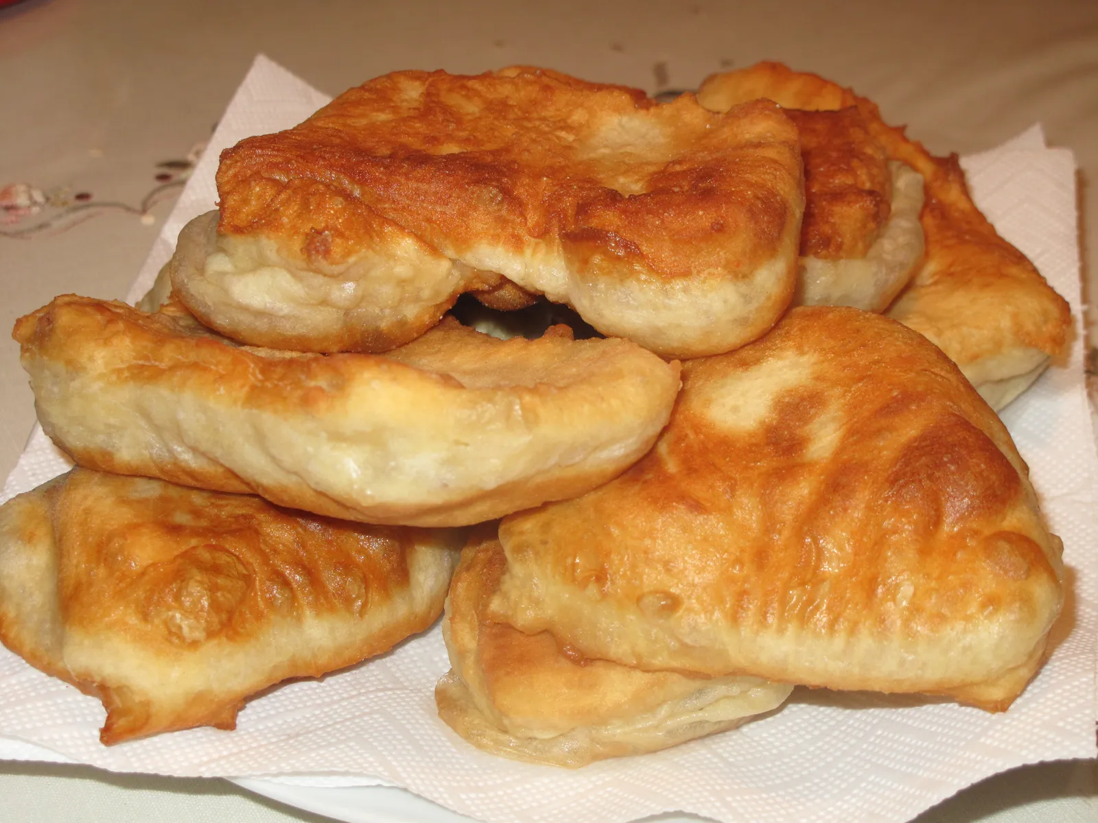 Gebratenes Brot – ustipci by Meddina