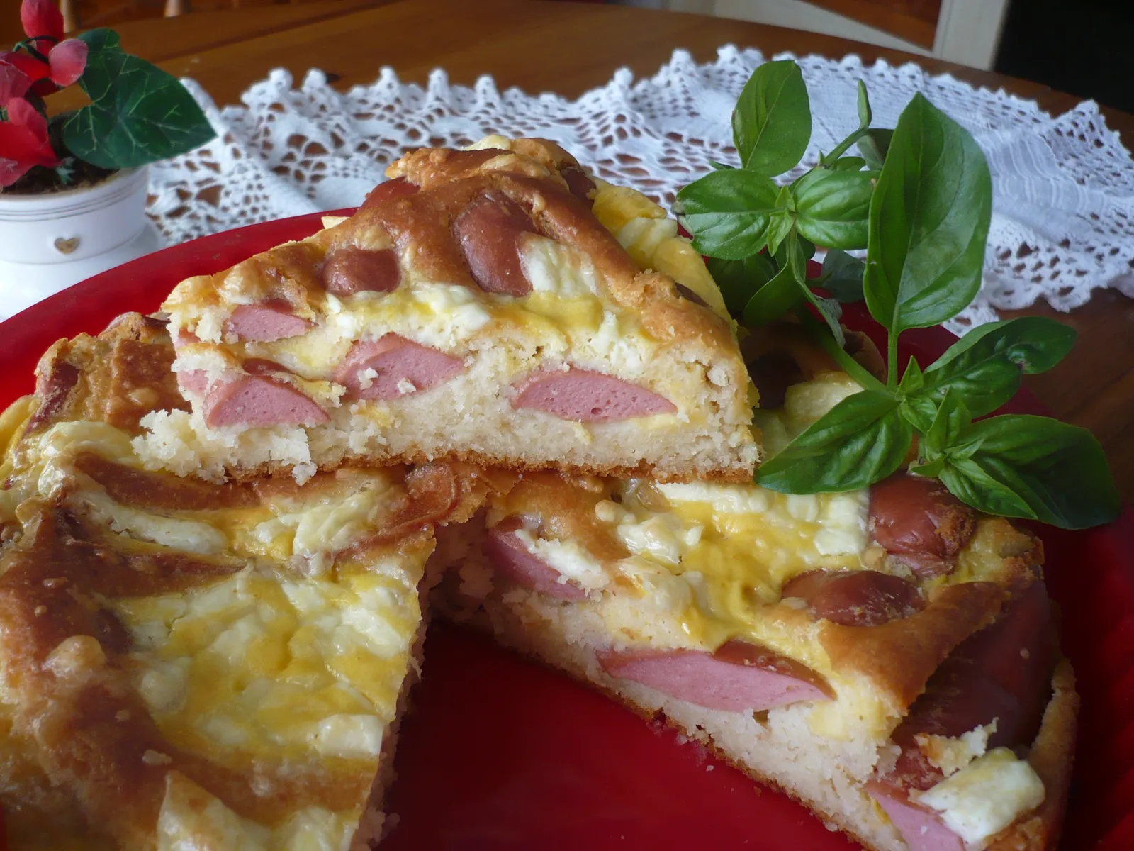 Slana torta sa hrenovkama