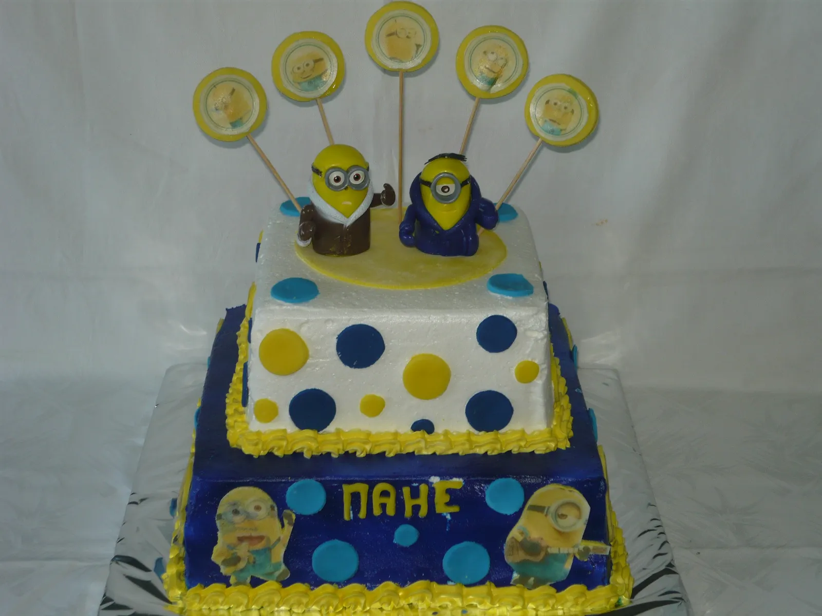 minion cake