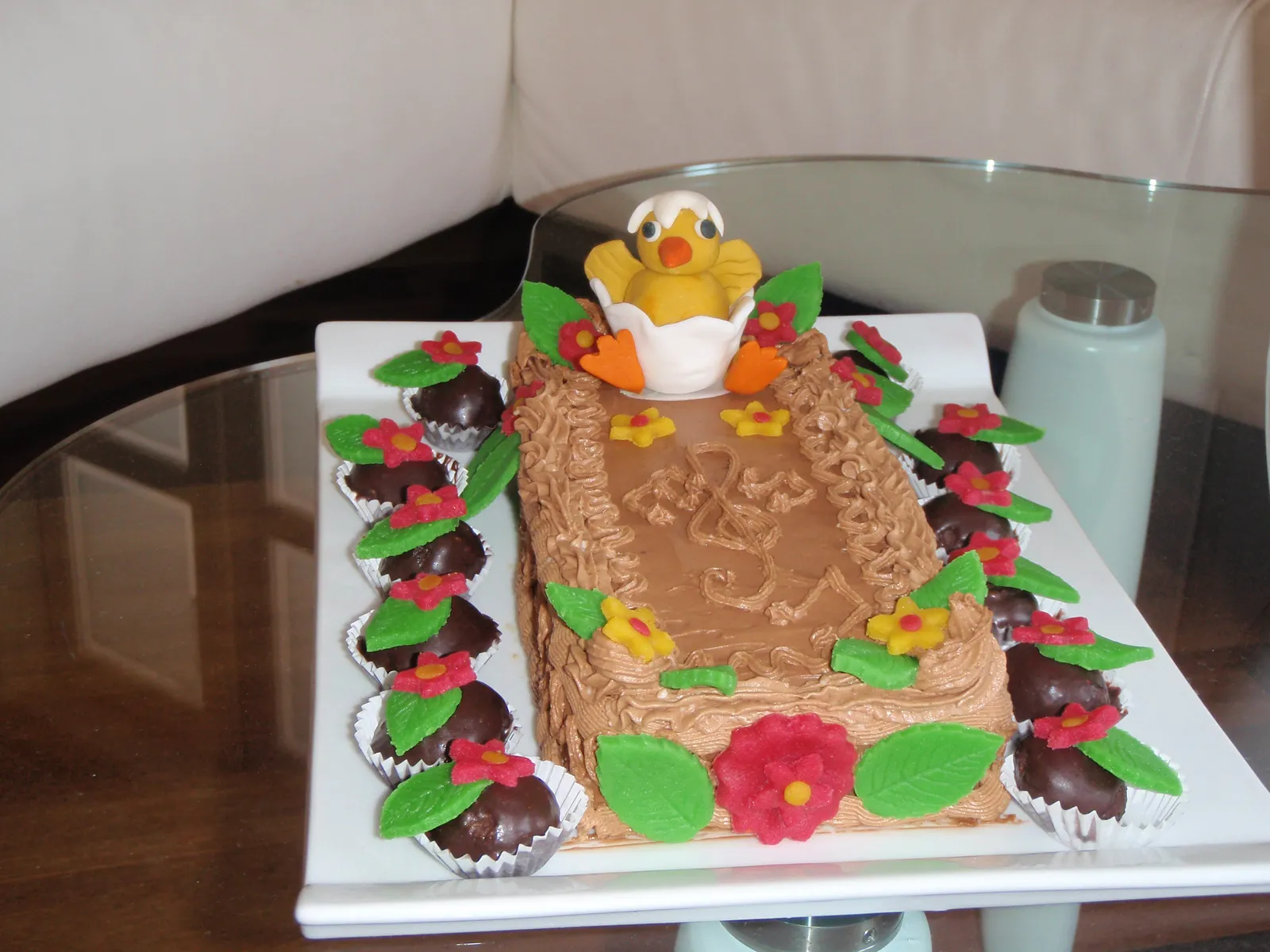 Torta za uskrs mali pilić