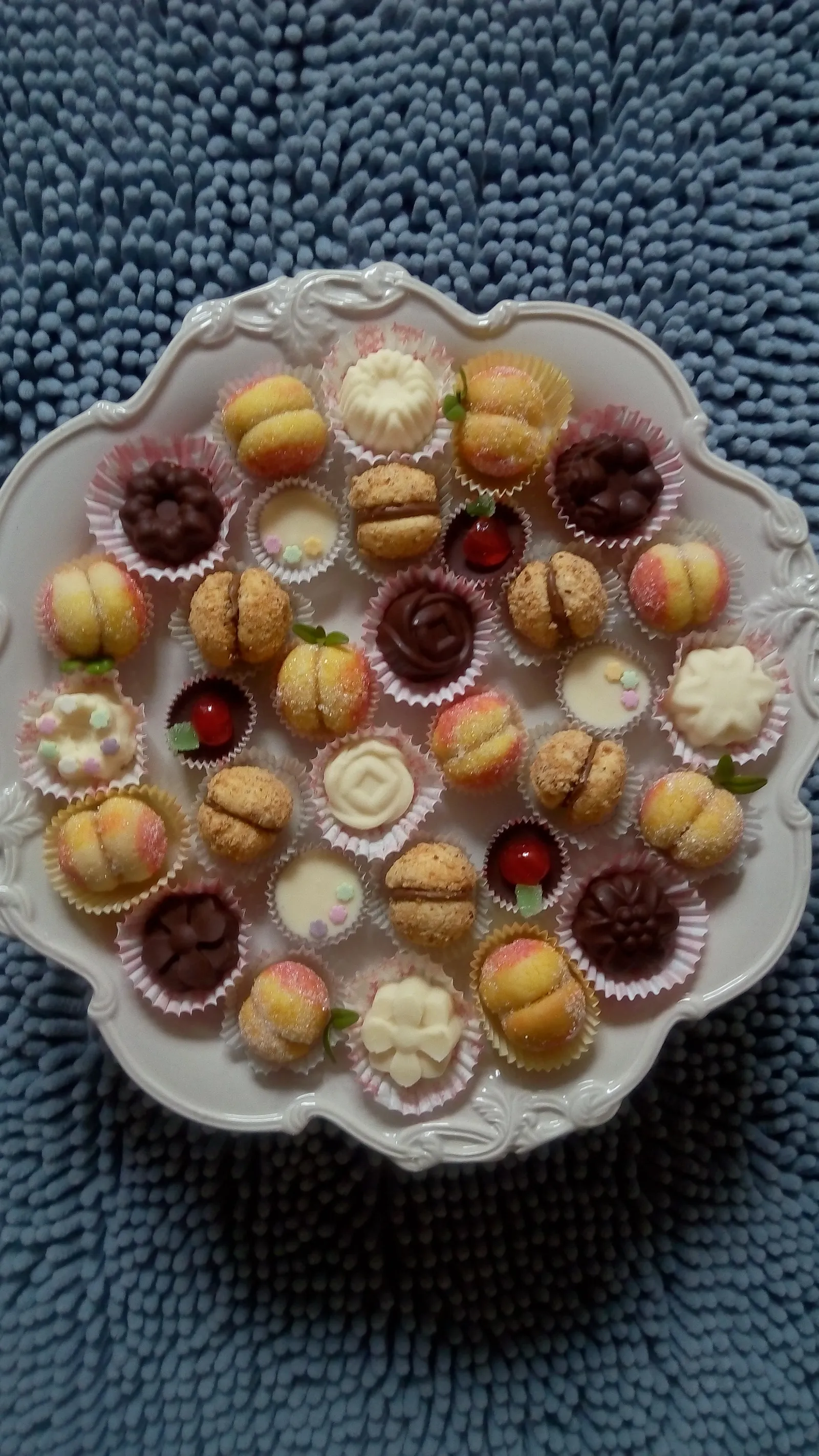 ..by mignonne