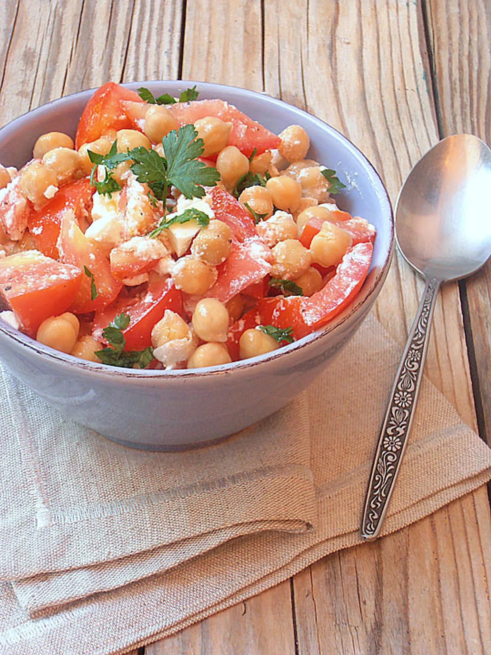 Salata od slanutka