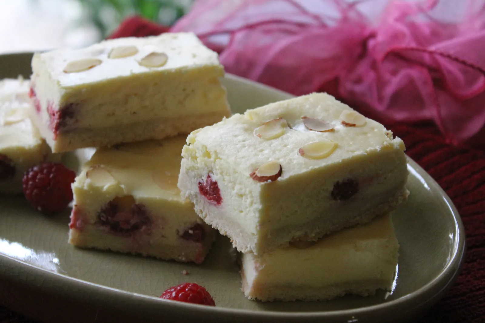 Raspberry and Almonds cheese bars...