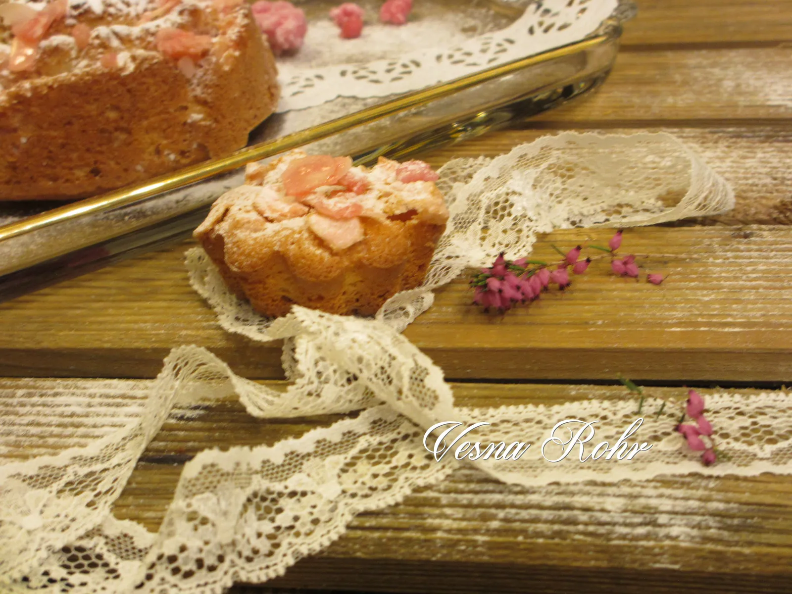 Komisbrot sa roze pralinama