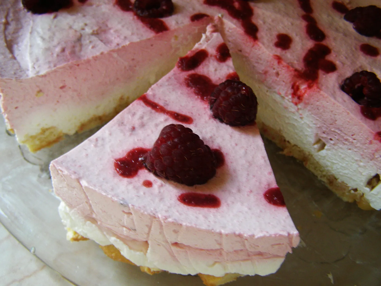 Sladoled torta od malina