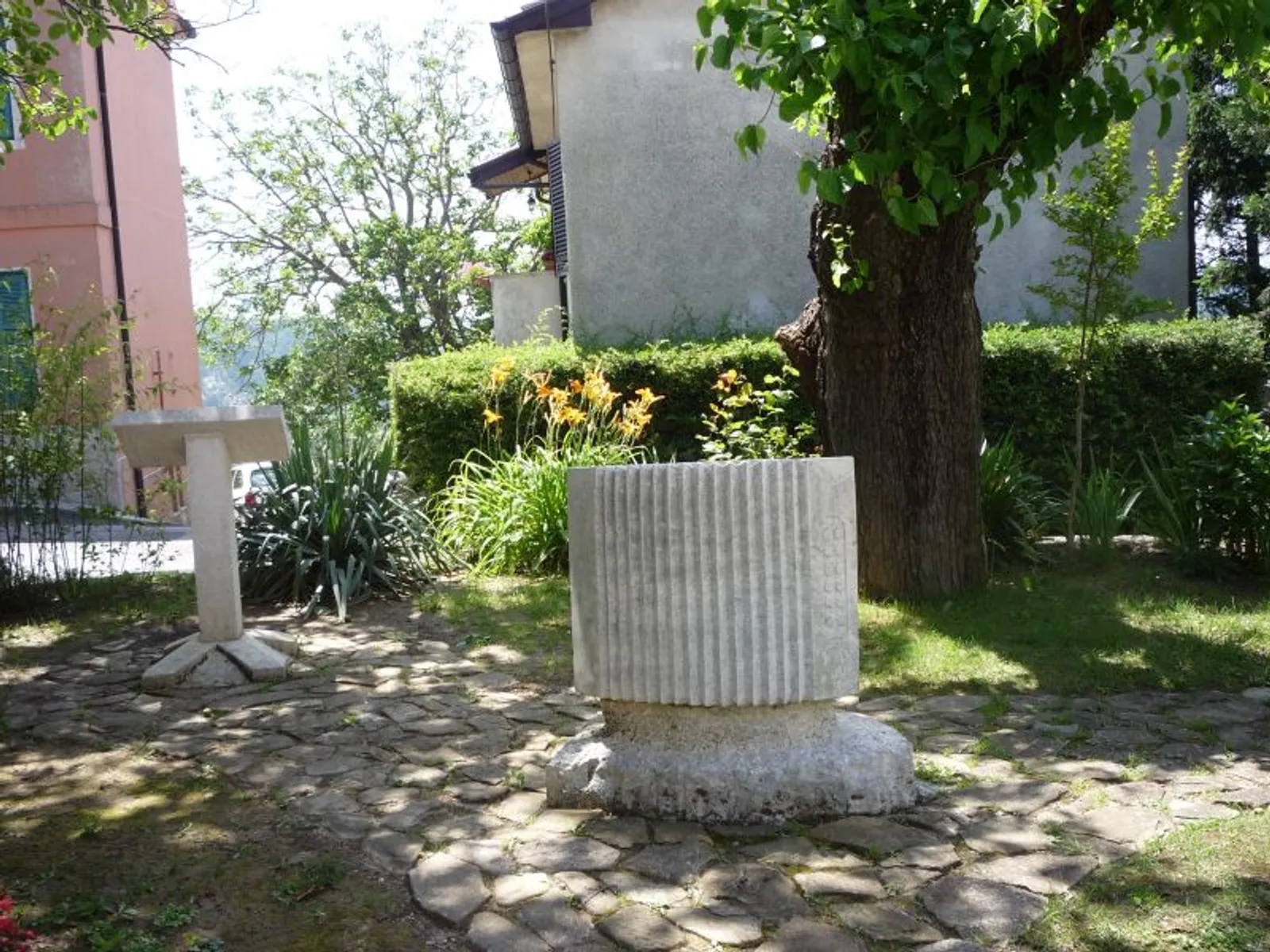 Roč