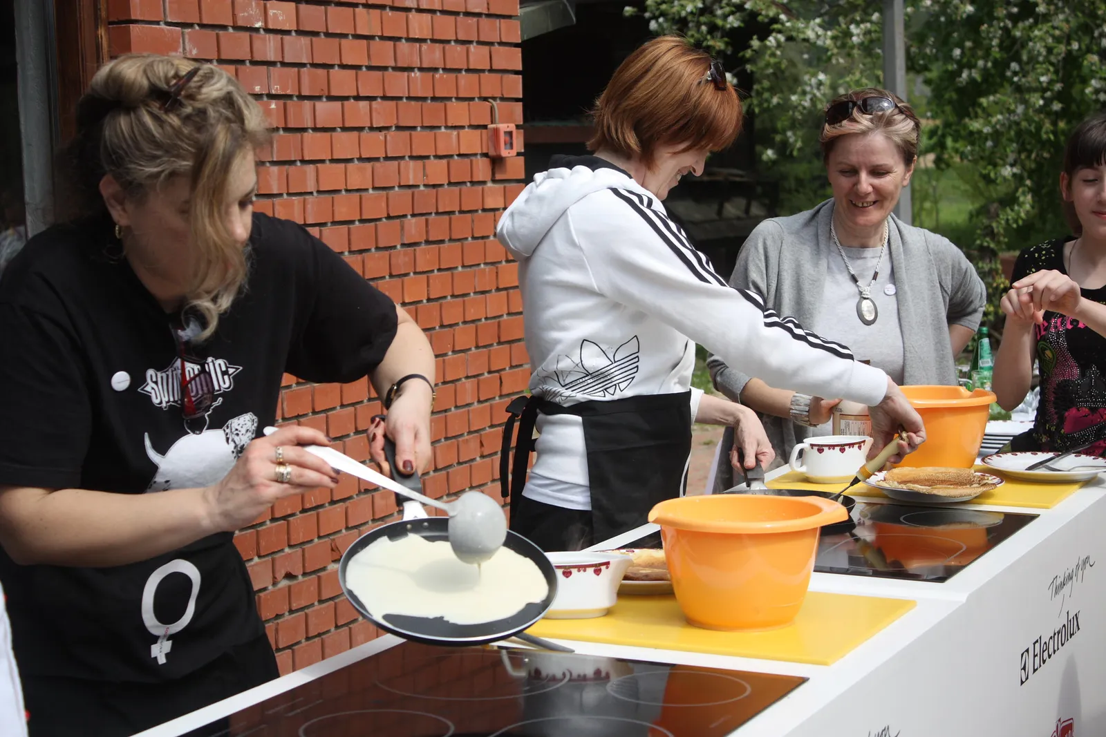 agatha,ktina i Bisa :) palacinke party :)