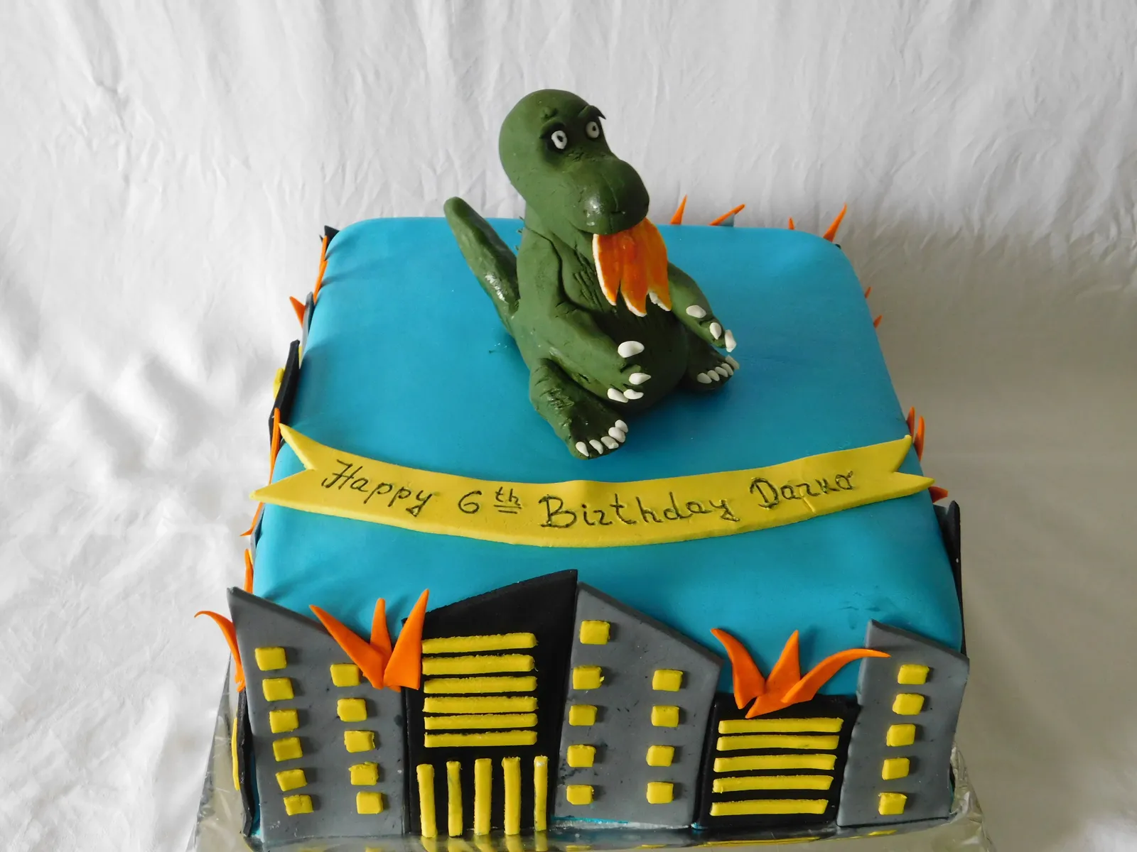 torta s o dinosaurus