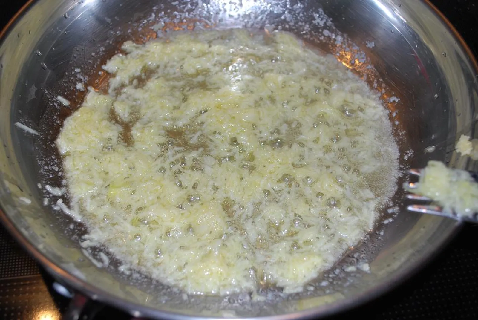 garlic se polako (ovo je za garlic pull apatr kruh)