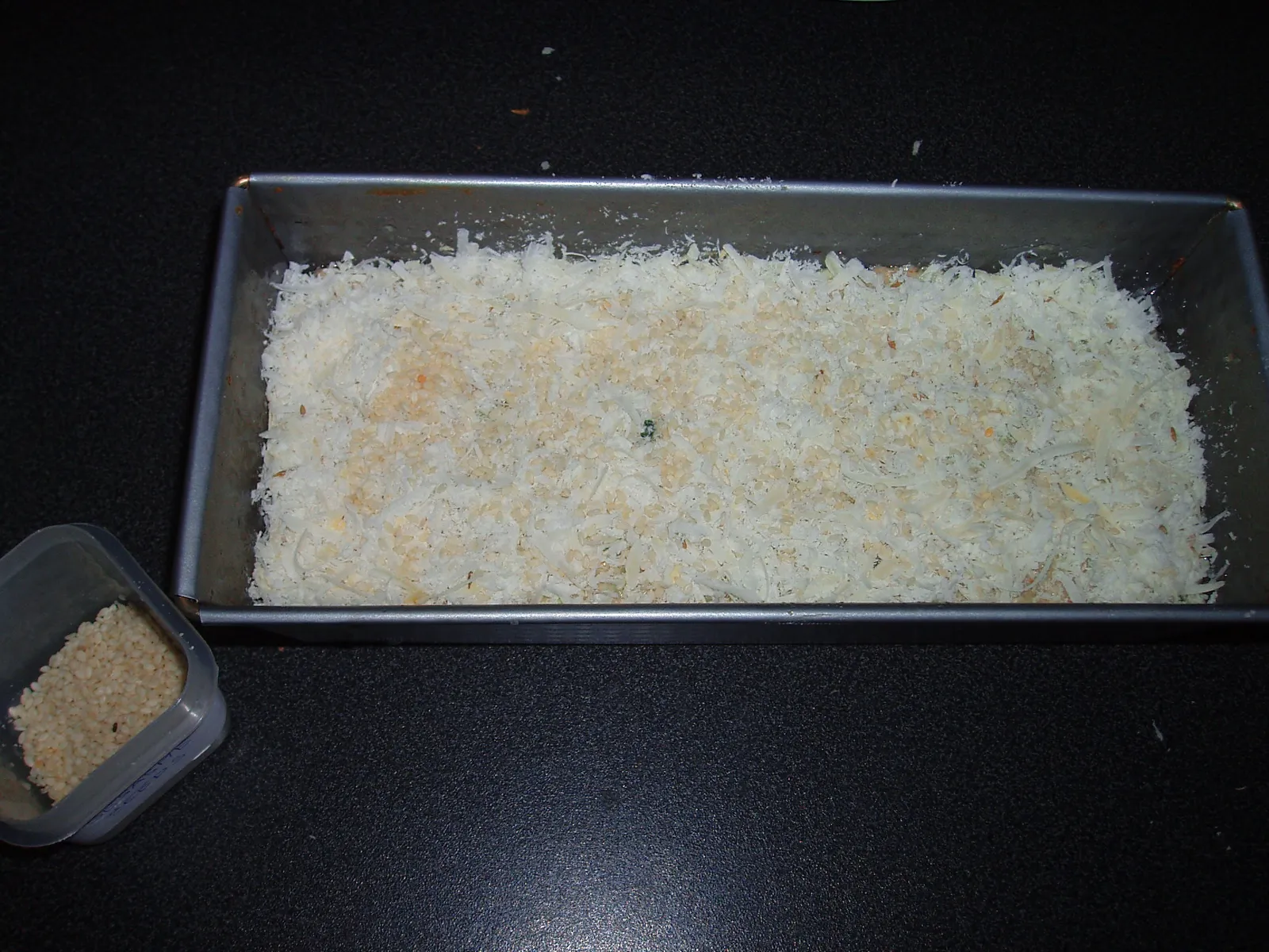 Kruh sa parmezanom i tikvicama