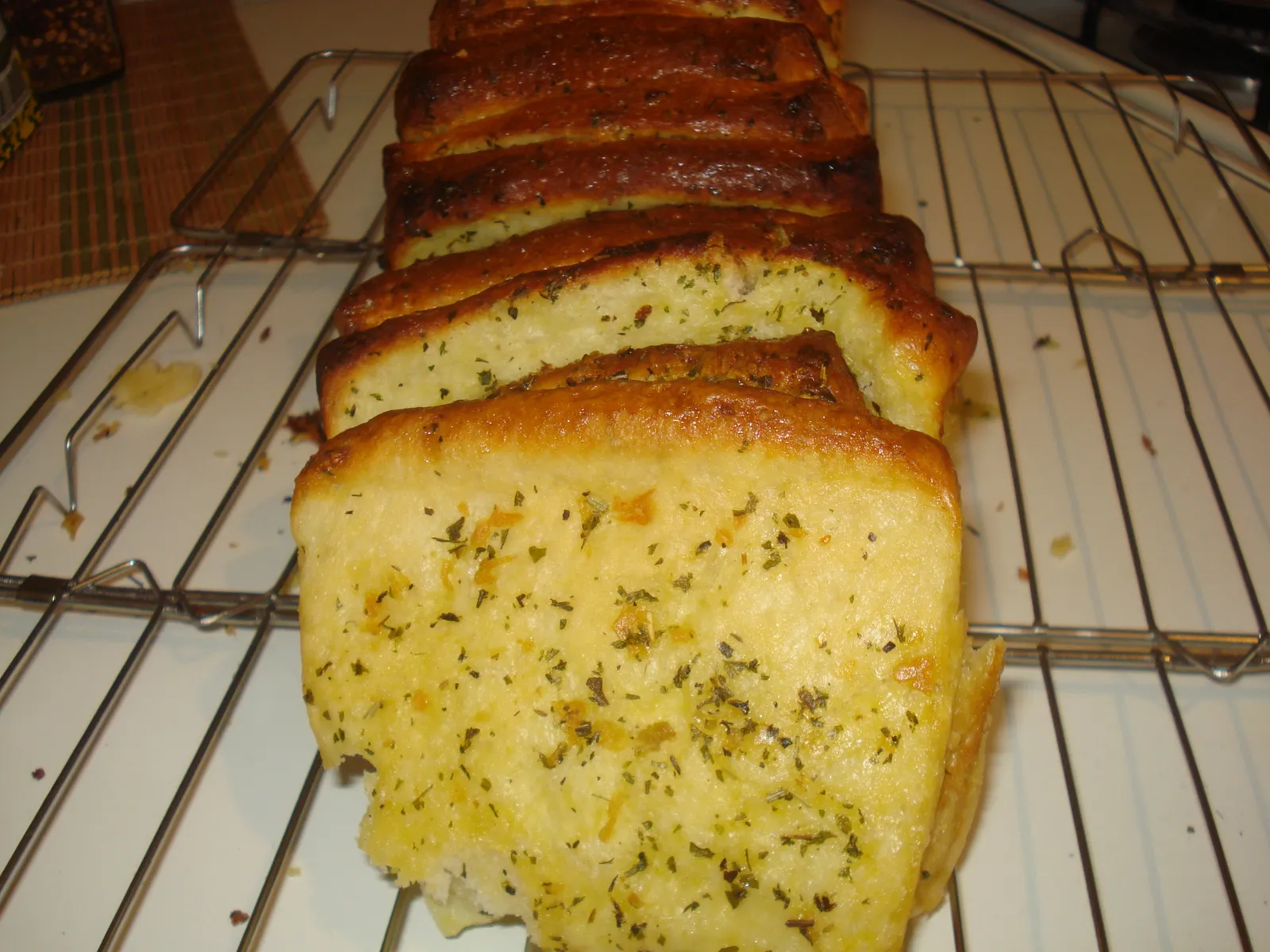 Garlic pull-apart bread by Senijam