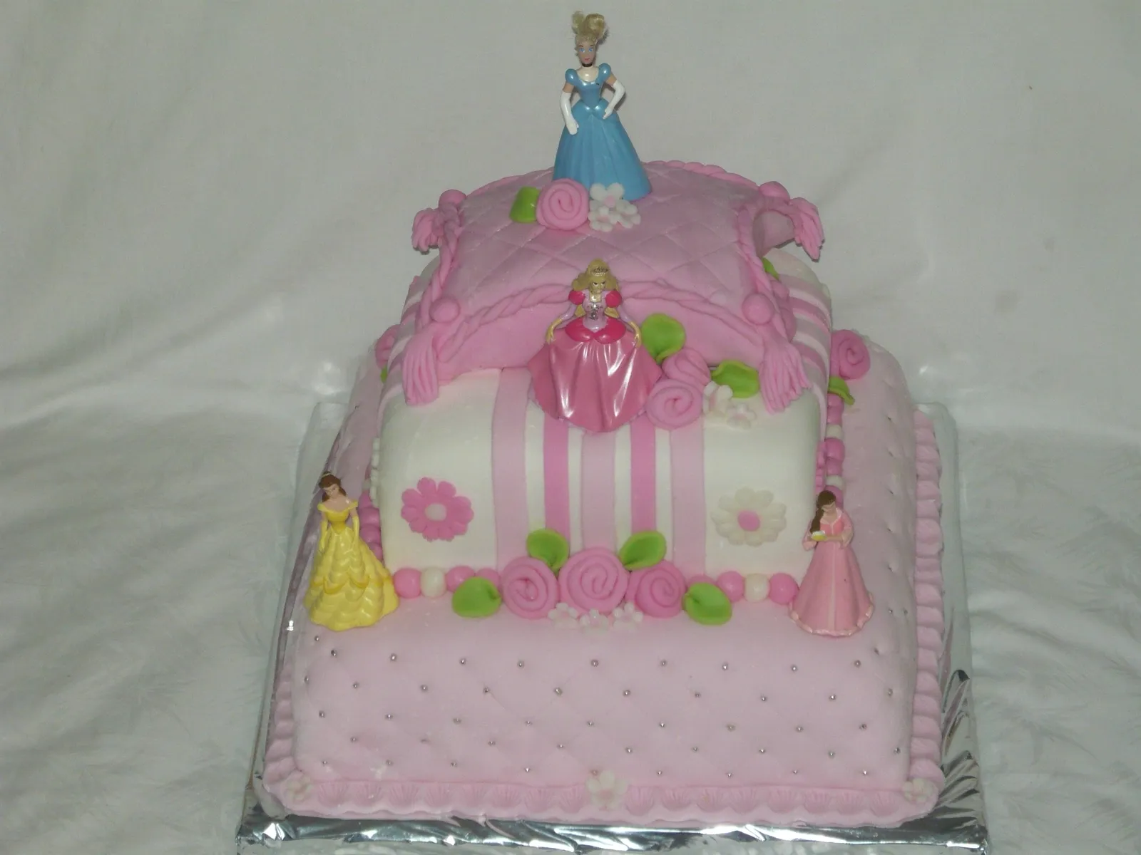 princes disney cake