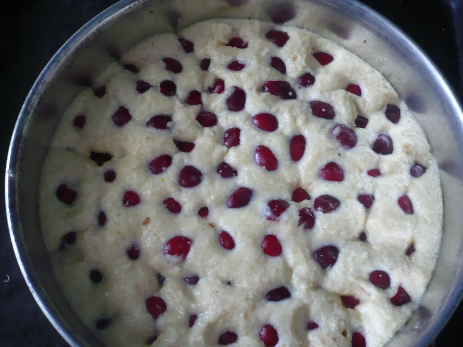 Torta-kolac-s tresnjama i grizom