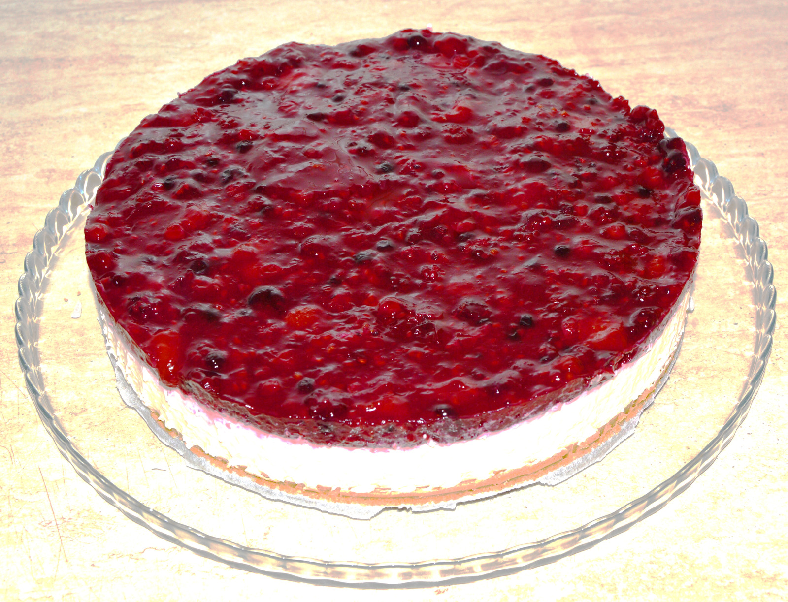 Cheesecake s preljevom od šumskog voća