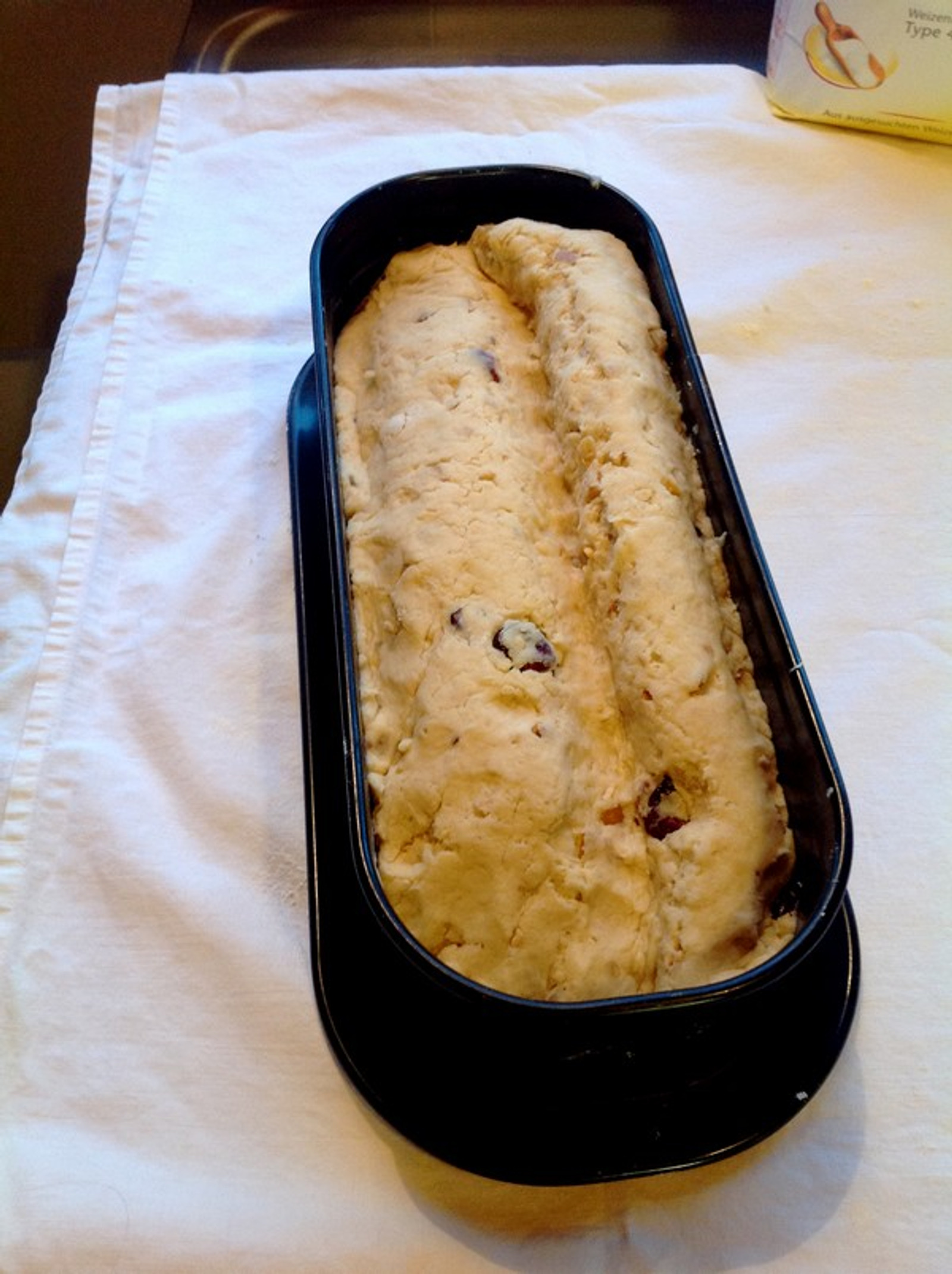 Stollen sa bademima i brusnicama