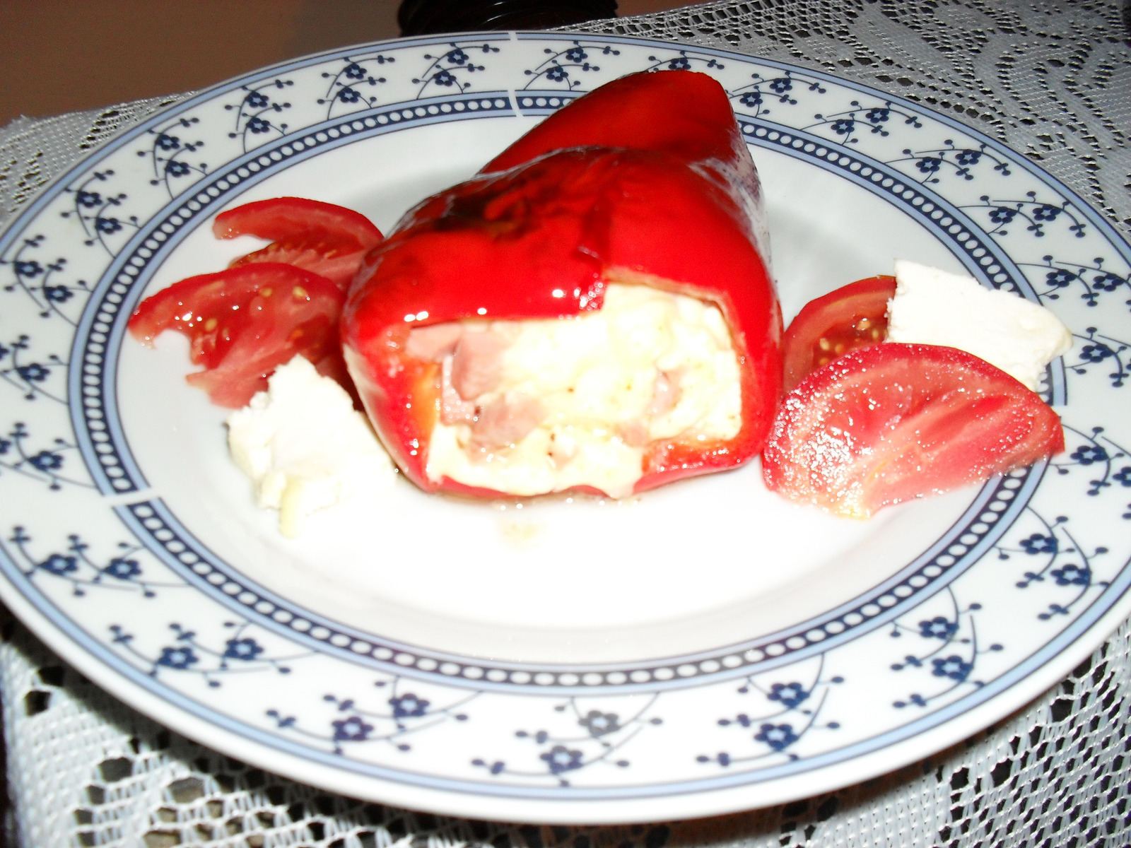Paprike punjene sirom by Meddina