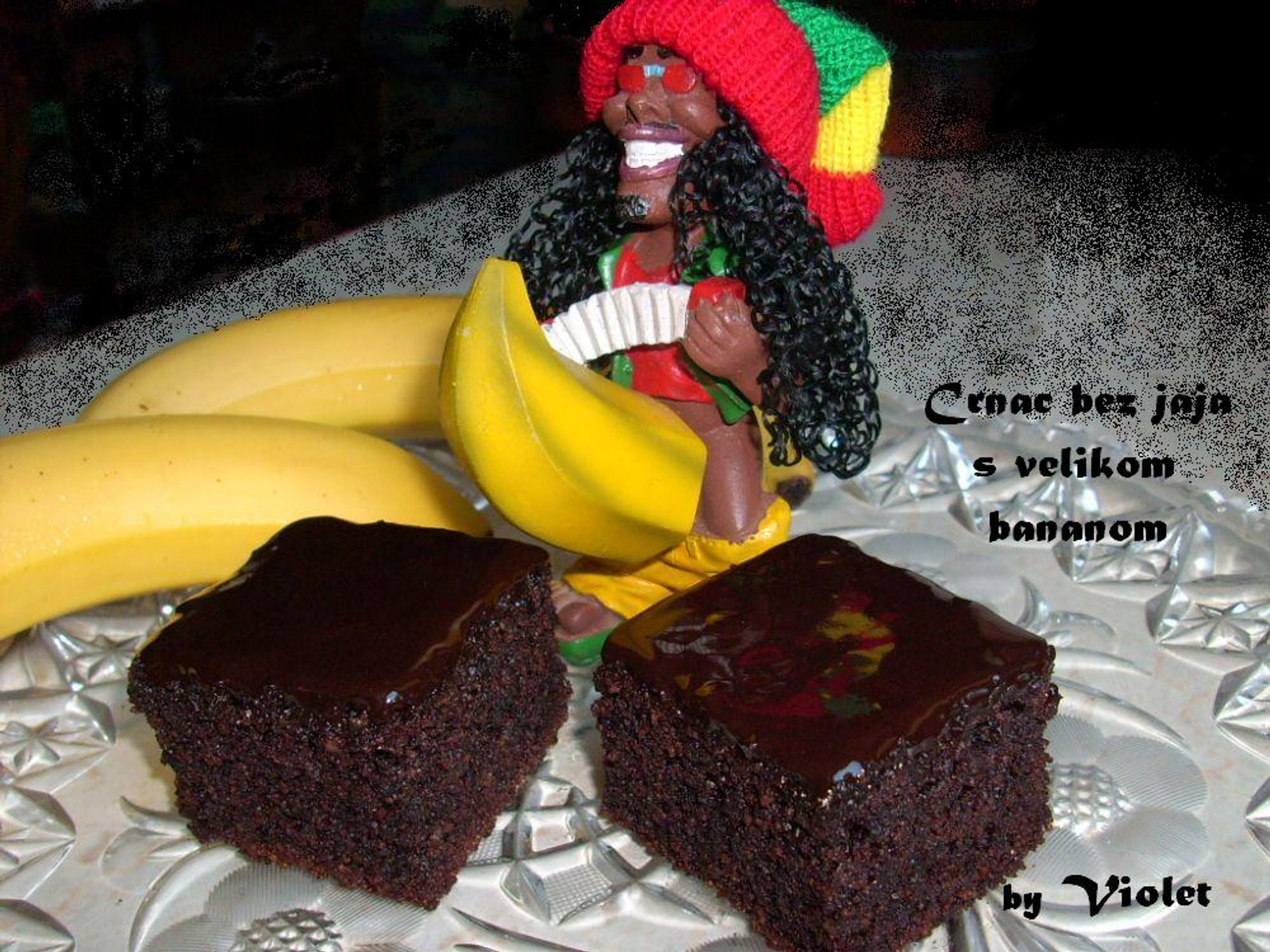 Crnac bez jaja s velikom bananom